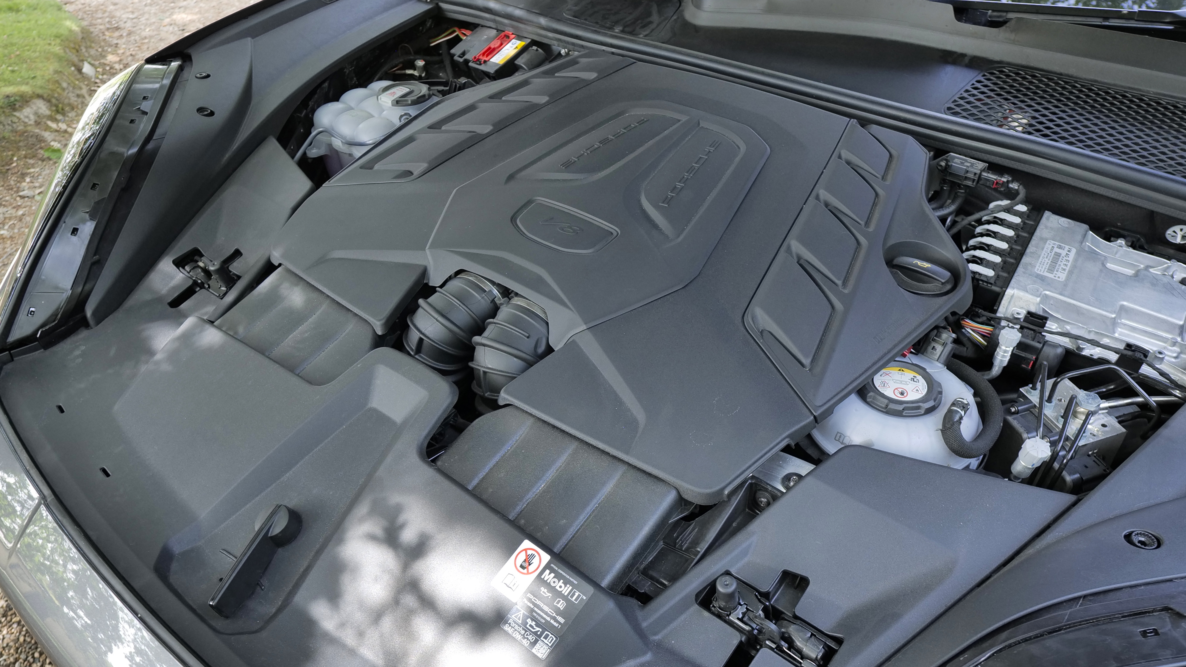 PORSCHE CAYENNE COUPE Turbo E-Hybrid 5dr Tiptronic S [GT Package]